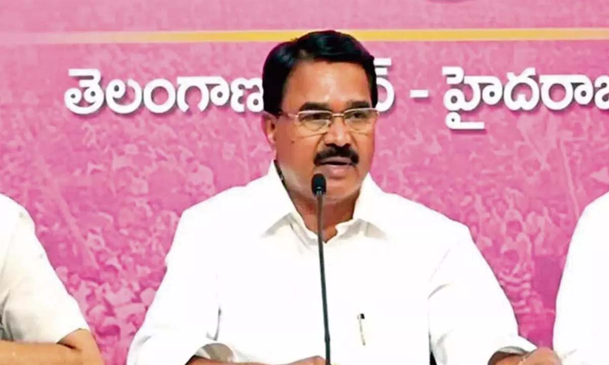 కోరి తెచ్చుకున్న మొగడు కొట్టినా పడాలి, తిట్టినా పడాలి అన్నట్లు పరిస్థితి ఉంది: నిరంజన్రెడ్డి కోరి తెచ్చుకున్న మొగడు కొట్టినా పడాలి, తిట్టినా పడాలి అన్నట్లు పరిస్థితి ఉంది: నిరంజన్రెడ్డి