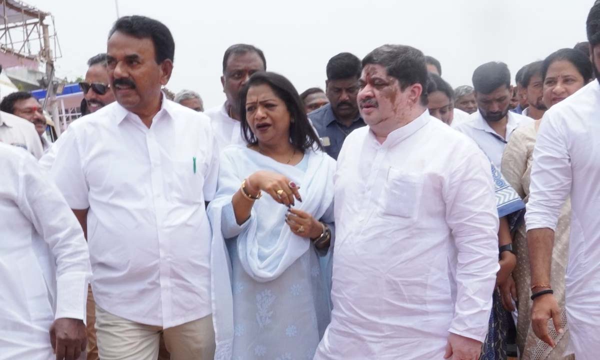 Ponnam Prabhaker | ప్రజా ప్రభుత్వంలోనే అమరులకు గుర్తింపు ..ప్రధాని మోదీ తెలంగాణ ఏర్పాటును అవమానించారు Ponnam Prabhaker | ప్రజా ప్రభుత్వంలోనే అమరులకు గుర్తింపు ..ప్రధాని మోదీ తెలంగాణ ఏర్పాటును అవమానించారు