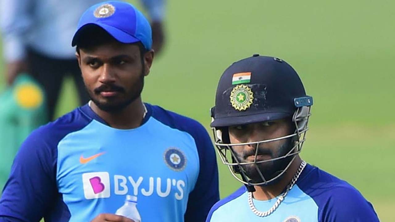 Sanju Samson vs Rishabh Pant | రిషబ్ పంత్ Vs సంజూ శాంసన్..! తుది జట్టులో ఛాన్స్ ఎవరికి..? Sanju Samson vs Rishabh Pant | రిషబ్ పంత్ Vs సంజూ శాంసన్..! తుది జట్టులో ఛాన్స్ ఎవరికి..?