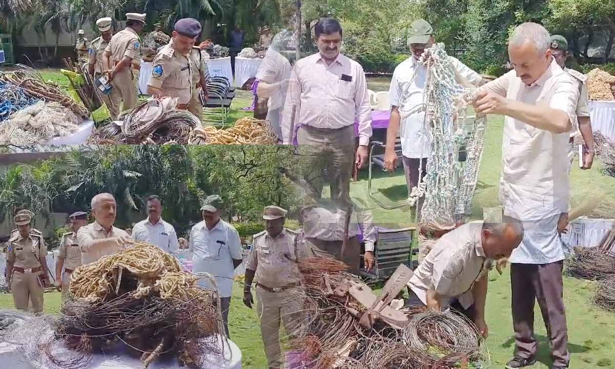 వన్య ప్రాణులను బతికించండి వేటాడినా,చంపినా కఠిన చర్యలు తీసుకుంటాం … పీసీసీఎఫ్ వైల్డ్ లైఫ్ చీఫ్ పెరేన్ వన్య ప్రాణులను బతికించండి వేటాడినా,చంపినా కఠిన చర్యలు తీసుకుంటాం … పీసీసీఎఫ్ వైల్డ్ లైఫ్ చీఫ్ పెరేన్