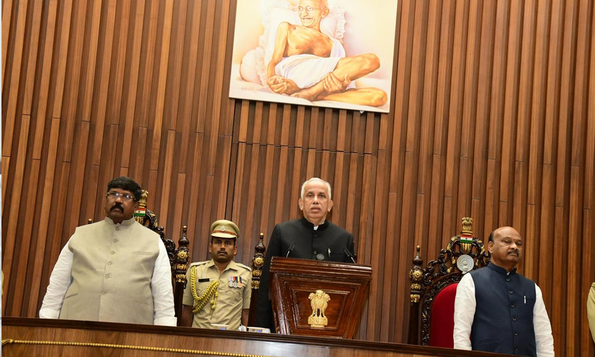 AP Assembly | తొలి రోజే వైసీపీ వాకౌట్.. కక్ష సాధింపు చర్యలకు దిగేది లేదు AP Assembly | తొలి రోజే వైసీపీ వాకౌట్.. కక్ష సాధింపు చర్యలకు దిగేది లేదు