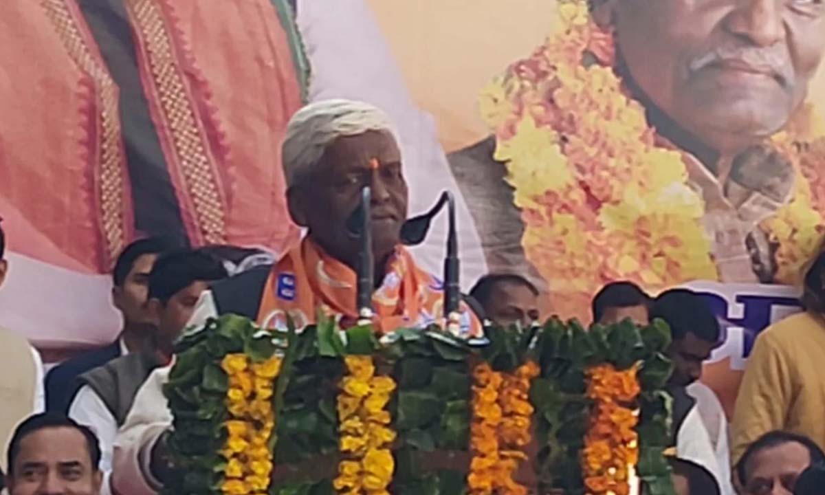 డిగ్రీలు దండగ.. పంక్చర్ షాపులు పెట్టుకోండి : విద్యార్థులకు బీజేపీ ఎమ్మెల్యే సలహా! డిగ్రీలు దండగ.. పంక్చర్ షాపులు పెట్టుకోండి : విద్యార్థులకు బీజేపీ ఎమ్మెల్యే సలహా!