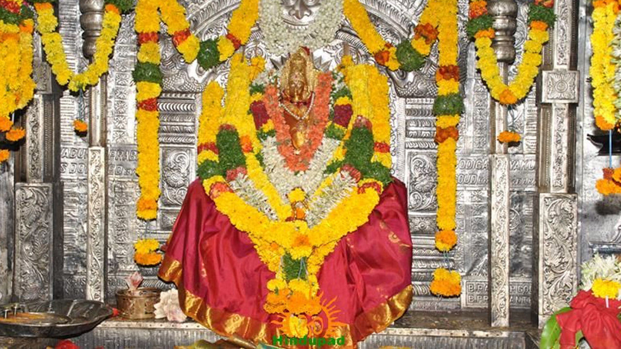 Balkampet Yellamma | అంగరంగ వైభవంగా ఎల్లమ్మ కల్యాణం.. భారీగా తరలివచ్చిన భక్తులు..! Balkampet Yellamma | అంగరంగ వైభవంగా ఎల్లమ్మ కల్యాణం.. భారీగా తరలివచ్చిన భక్తులు..!