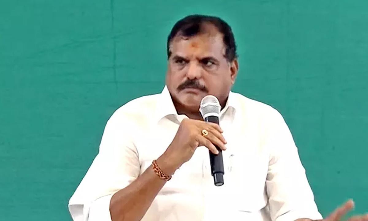 Botsa Satyanarayana | విశాఖ పోర్టులో డ్రగ్ కంటైనర్ కేసు విచారణ జరిపించాలి: మాజీ మంత్రి బొత్స Botsa Satyanarayana | విశాఖ పోర్టులో డ్రగ్ కంటైనర్ కేసు విచారణ జరిపించాలి: మాజీ మంత్రి బొత్స