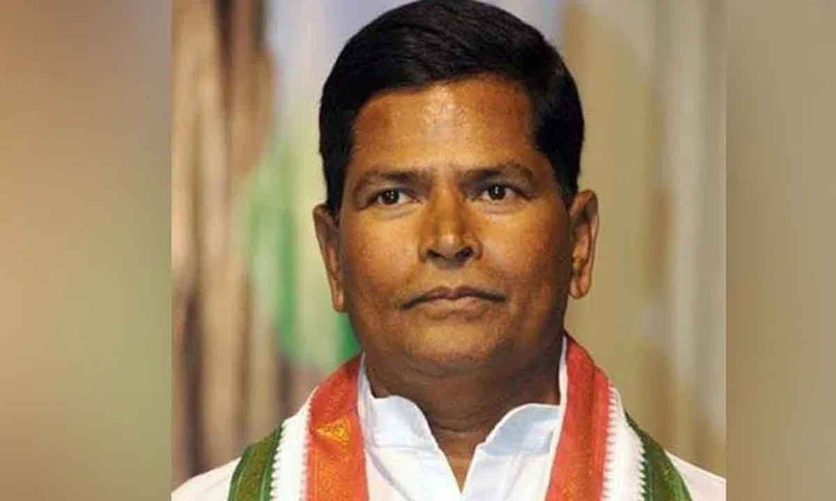Chinna Reddy | కొందరి ప్రోద్బలం వల్లే నిరుద్యోగ యువకుల ఆందోళనలు: చిన్నారెడ్డి Chinna Reddy | కొందరి ప్రోద్బలం వల్లే నిరుద్యోగ యువకుల ఆందోళనలు: చిన్నారెడ్డి