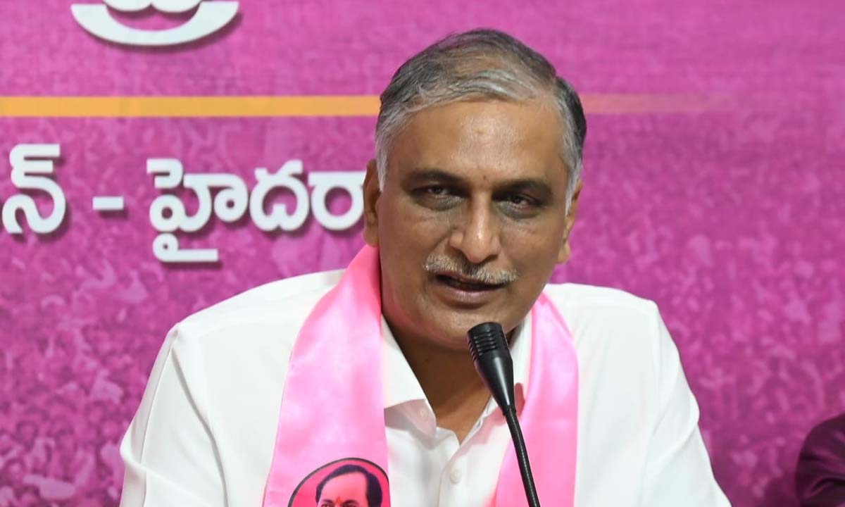Harish rao |బ్యాగులమీదున్న ఆసక్తి బారాజ్లపై లేదు..రేవంత్ ఆది నుంచీ తెలంగాణ ద్రోహి : హరీశ్రావు Harish rao |బ్యాగులమీదున్న ఆసక్తి బారాజ్లపై లేదు..రేవంత్ ఆది నుంచీ తెలంగాణ ద్రోహి : హరీశ్రావు