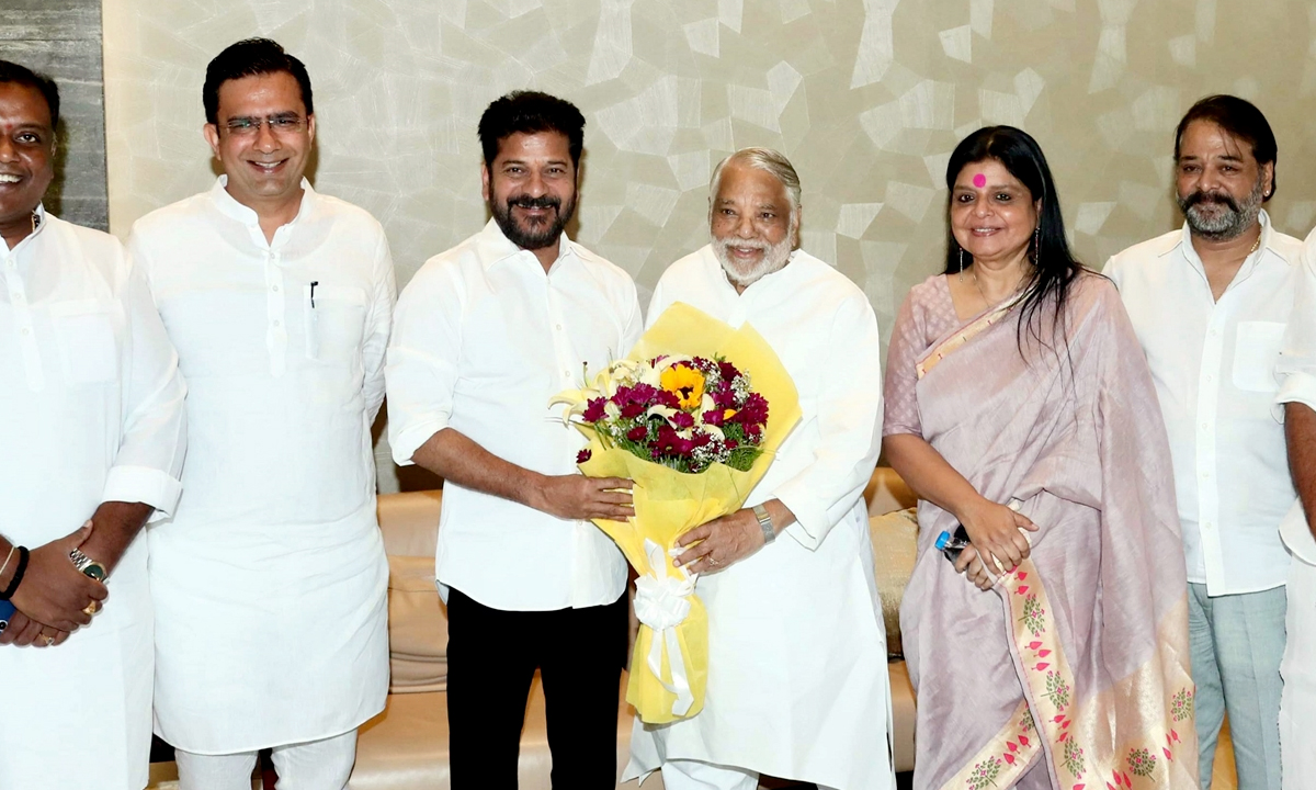 నేడు కాంగ్రెస్లోకి కేకే.. ఖర్గే సమక్షంలో కాంగ్రెస్ కండువా కప్పుకోనున్న కేకే నేడు కాంగ్రెస్లోకి కేకే.. ఖర్గే సమక్షంలో కాంగ్రెస్ కండువా కప్పుకోనున్న కేకే