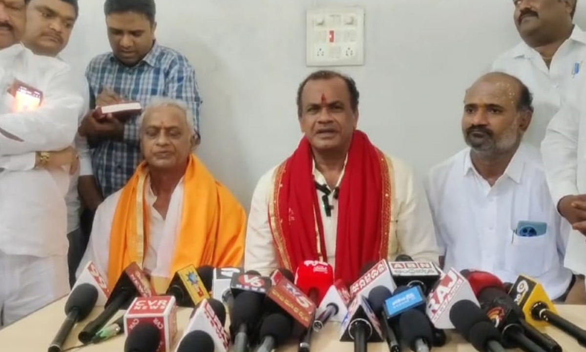 Minister Komatireddy | చెప్పినట్లుగానే రుణమాఫీ.. మార్చికల్లా బ్రాహ్మణ వెల్లంల పూర్తి: మంత్రి కోమటిరెడ్డి Minister Komatireddy | చెప్పినట్లుగానే రుణమాఫీ.. మార్చికల్లా బ్రాహ్మణ వెల్లంల పూర్తి: మంత్రి కోమటిరెడ్డి