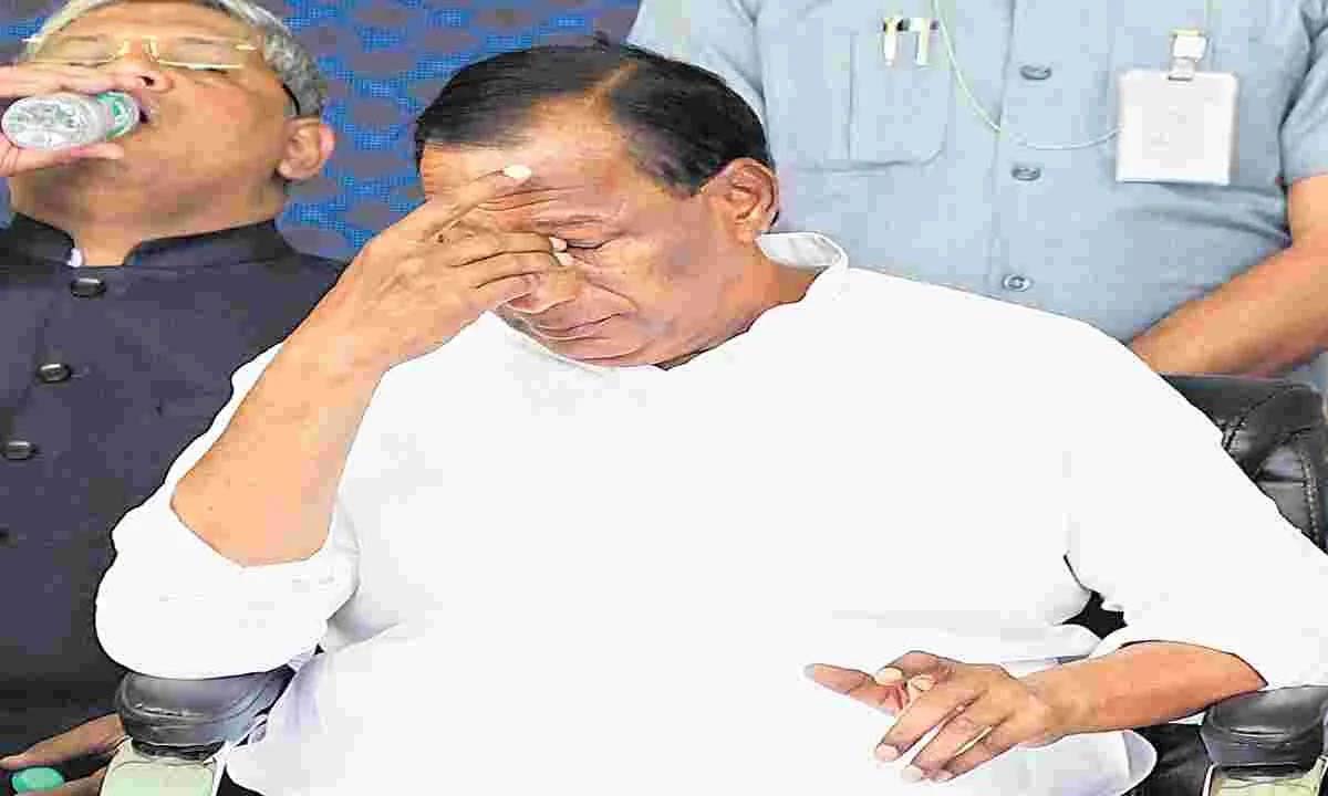 పీర్జాదిగూడ మున్సిపాల్టీలో కాంగ్రెస్లోకి 15మంది కార్పొరేటర్లు పీర్జాదిగూడ మున్సిపాల్టీలో కాంగ్రెస్లోకి 15మంది కార్పొరేటర్లు