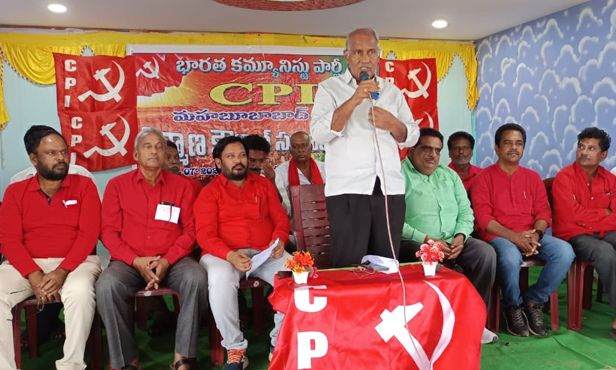 MLA Kunamneni | ప్రగతిశీల మార్పులో కమ్యూనిస్టుల త్యాగం.. పొత్తుల కోసం వెంపర్లాడ కూడదు: ఎమ్మెల్యే కూనoనేని MLA Kunamneni | ప్రగతిశీల మార్పులో కమ్యూనిస్టుల త్యాగం.. పొత్తుల కోసం వెంపర్లాడ కూడదు: ఎమ్మెల్యే కూనoనేని
