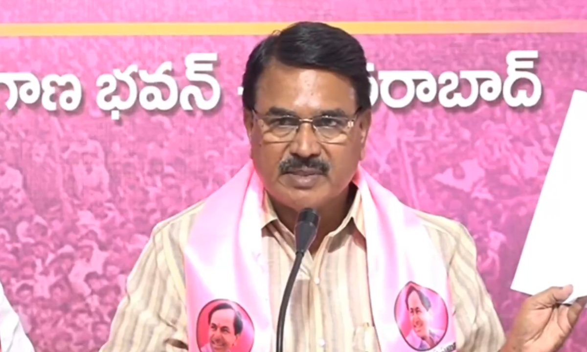 Niranjan Reddy | రుణమాఫీ గైడ్లైన్స్తో రైతుల్లో గందరగోళం: నిరంజన్రెడ్డి Niranjan Reddy | రుణమాఫీ గైడ్లైన్స్తో రైతుల్లో గందరగోళం: నిరంజన్రెడ్డి