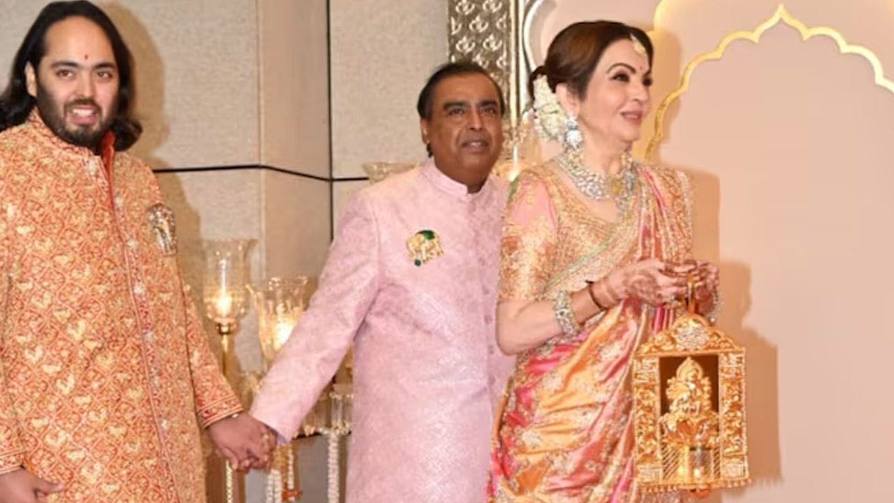 Nita Ambani | నీతా అంబానీ చేతిలోని ఆ దీపం వెనుక రహస్యం మీకు తెలుసా..? Nita Ambani | నీతా అంబానీ చేతిలోని ఆ దీపం వెనుక రహస్యం మీకు తెలుసా..?
