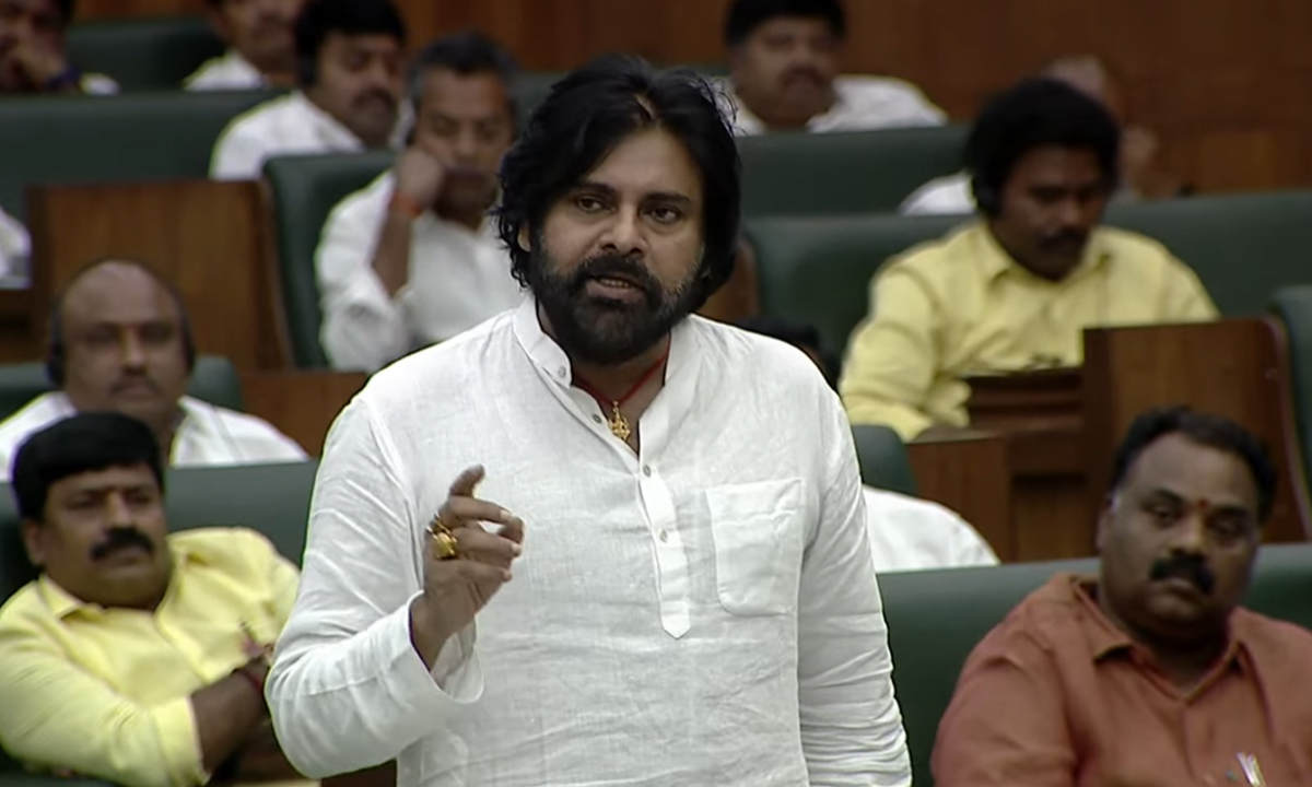 Pawan Kalyan| అందరి మధ్యలో పవన్ కళ్యాణ్కి ఐ లవ్ యూ చెప్పిన యువతి.. రియాక్షన్ ఏంటి? Pawan Kalyan| అందరి మధ్యలో పవన్ కళ్యాణ్కి ఐ లవ్ యూ చెప్పిన యువతి.. రియాక్షన్ ఏంటి?