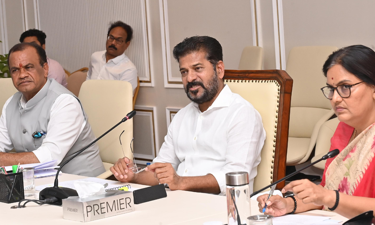 భారీ వర్షాల నేపథ్యంలో అప్రమత్తంగా ఉండండి తక్షణ సహాయ చర్యలు చేపట్టండి : రేవంత్ రెడ్డి భారీ వర్షాల నేపథ్యంలో అప్రమత్తంగా ఉండండి తక్షణ సహాయ చర్యలు చేపట్టండి : రేవంత్ రెడ్డి