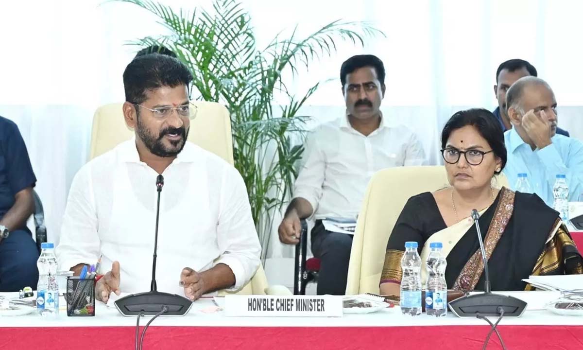 వినూత్నంగా ఆలోచించండి ,ప్రజలకు జవాబుదారీగా ఉండాలి … ఐఏఎస్ అధికారులకు సీఎం దిశానిర్దేశం వినూత్నంగా ఆలోచించండి ,ప్రజలకు జవాబుదారీగా ఉండాలి … ఐఏఎస్ అధికారులకు సీఎం దిశానిర్దేశం