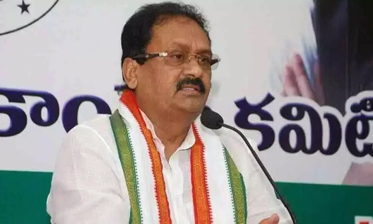 Shabbir Ali | ఫిరాయింపులకు ఆధ్యులే వారు.. కేటీఆర్కు కాంగ్రెస్ నేత షబ్బీర్ అలీ సవాల్ Shabbir Ali | ఫిరాయింపులకు ఆధ్యులే వారు.. కేటీఆర్కు కాంగ్రెస్ నేత షబ్బీర్ అలీ సవాల్