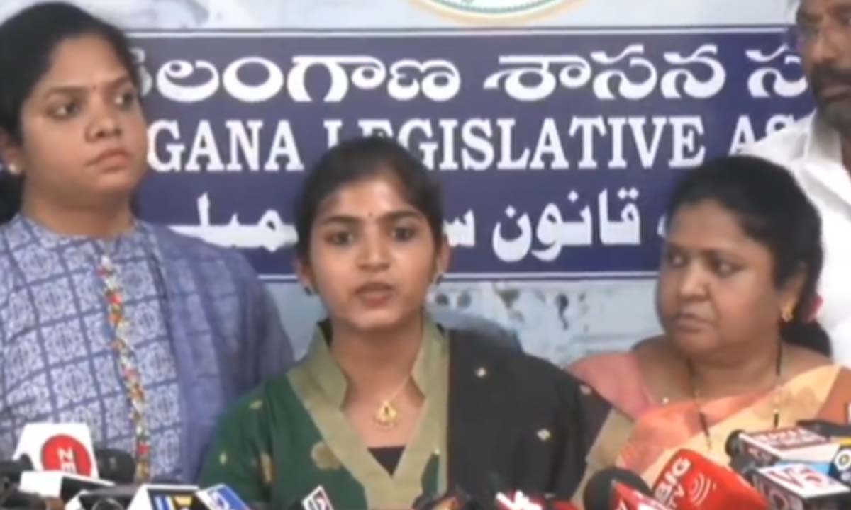 అవమానించారంటూ బీఆరెస్ మహిళా ఎమ్మెల్యేల రాజకీయ దుష్ప్రచారం…కాంగ్రెస్ మహిళా ఎమ్మెల్యేలు ధ్వజం అవమానించారంటూ బీఆరెస్ మహిళా ఎమ్మెల్యేల రాజకీయ దుష్ప్రచారం…కాంగ్రెస్ మహిళా ఎమ్మెల్యేలు ధ్వజం