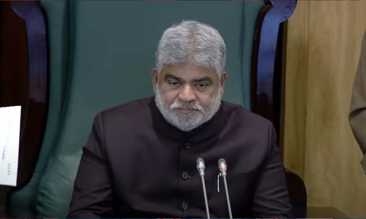 Telangana Assembly | రాత్రి 3 గంటల వరకు కొనసాగిన అసెంబ్లీ.. సుదీర్ఘ ప్రసంగాలు చేయొద్దని స్పీకర్ సూచన Telangana Assembly | రాత్రి 3 గంటల వరకు కొనసాగిన అసెంబ్లీ.. సుదీర్ఘ ప్రసంగాలు చేయొద్దని స్పీకర్ సూచన