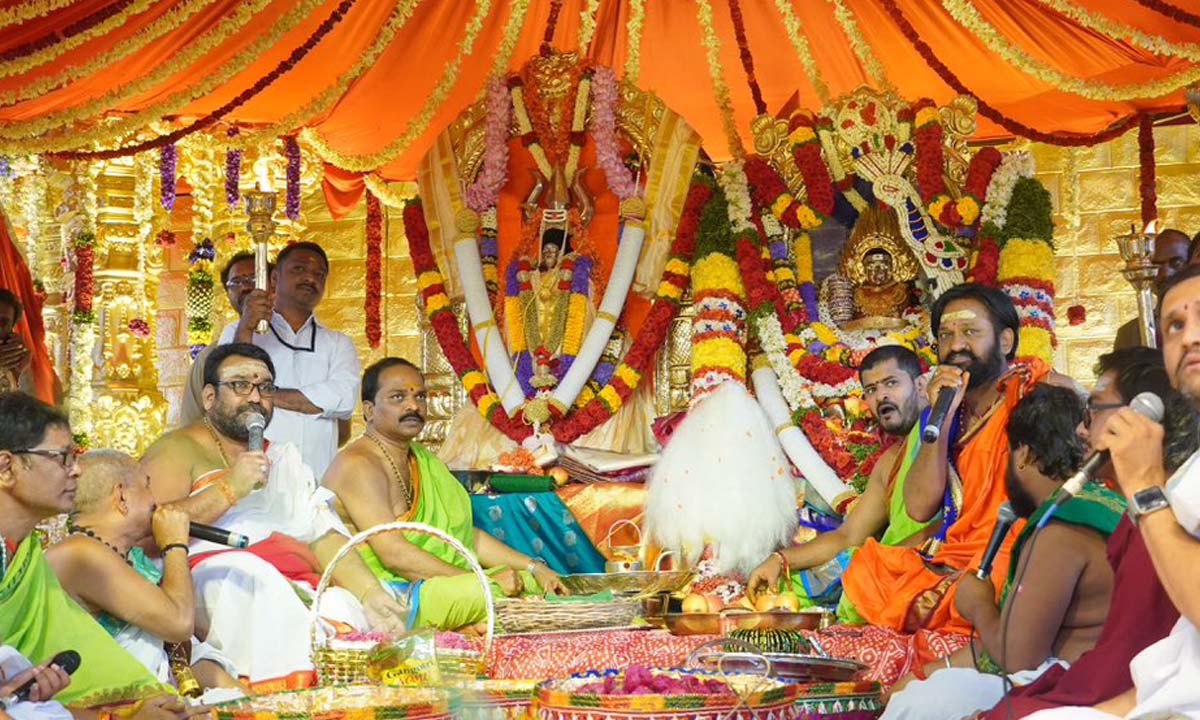 ఘనంగా బల్కంపేట ఎల్లమ్మ కల్యాణం ఘనంగా బల్కంపేట ఎల్లమ్మ కల్యాణం