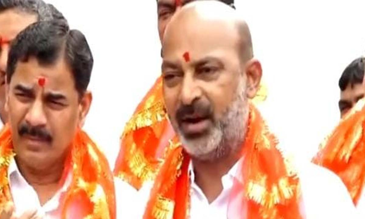 Bandi Sanjay | మాకొక శ్రీవారి ఆలయం కట్టించండి: TTD చైర్మన్కు బండి సంజయ్ లేఖ Bandi Sanjay | మాకొక శ్రీవారి ఆలయం కట్టించండి: TTD చైర్మన్కు బండి సంజయ్ లేఖ