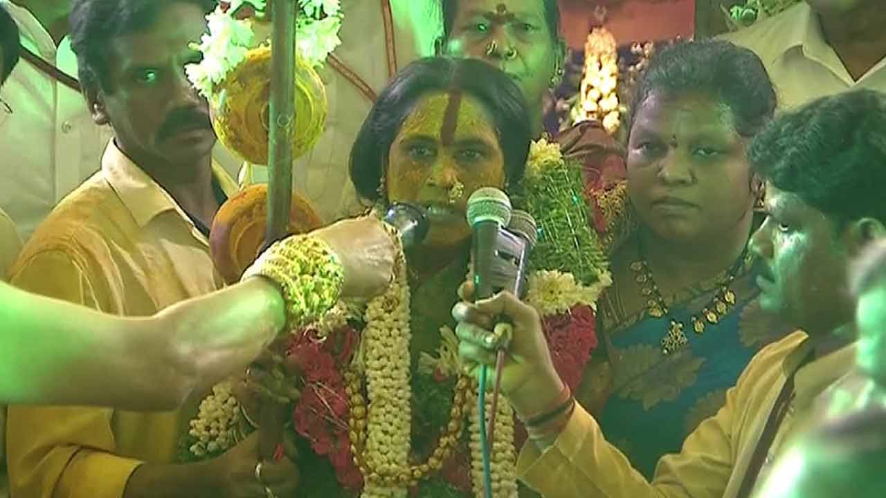 Bonalu Festival | బోనాల పండుగలో ఘటం, రంగానికి ఎందుకంత ప్రత్యేకత..? అసలు వాటి అర్థం ఏంటి..? Bonalu Festival | బోనాల పండుగలో ఘటం, రంగానికి ఎందుకంత ప్రత్యేకత..? అసలు వాటి అర్థం ఏంటి..?
