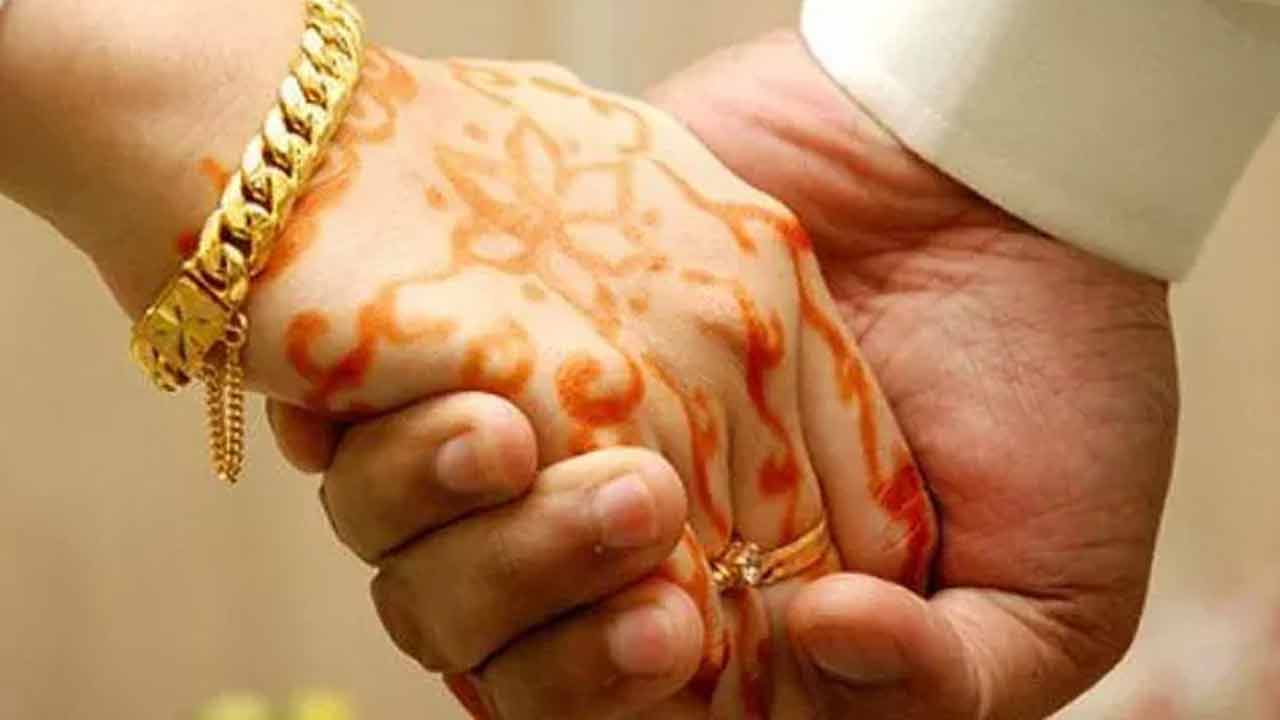 Ashadha Masam | రేపట్నుంచి ఆషాఢ మాసం ప్రారంభం.. కొత్త దంపతులకు నెల రోజులు ఎడబాటు..! Ashadha Masam | రేపట్నుంచి ఆషాఢ మాసం ప్రారంభం.. కొత్త దంపతులకు నెల రోజులు ఎడబాటు..!