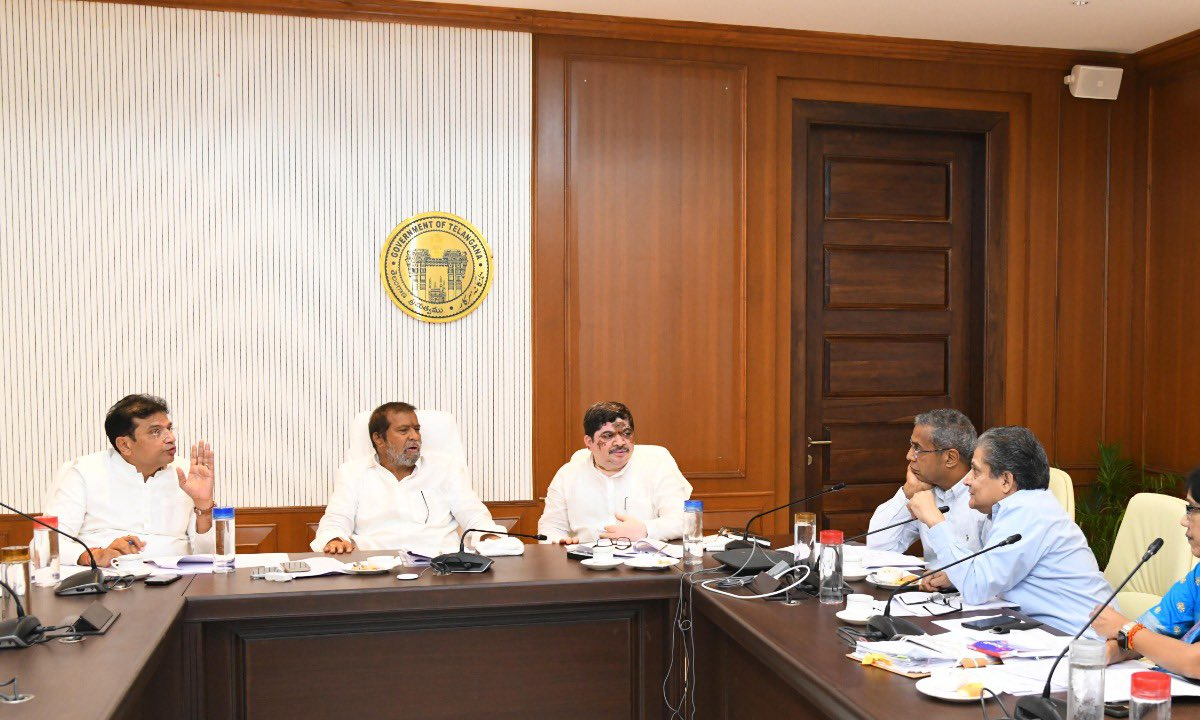 Telangana | జీవో 317పై కేబినెట్ సబ్ కమిటీ భేటీ.. పలు అంశాలపై కీలక నిర్ణయం Telangana | జీవో 317పై కేబినెట్ సబ్ కమిటీ భేటీ.. పలు అంశాలపై కీలక నిర్ణయం