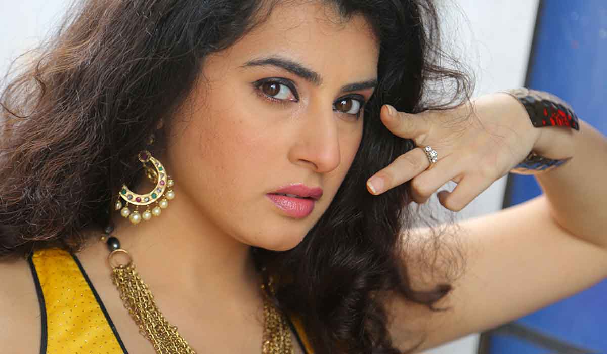 Archana| మెసేజ్కి రిప్లై ఇవ్వనందుకు సినిమా నుండి ఔట్.. స్టార్ హీరోయిన్ ఆవేదన Archana| మెసేజ్కి రిప్లై ఇవ్వనందుకు సినిమా నుండి ఔట్.. స్టార్ హీరోయిన్ ఆవేదన