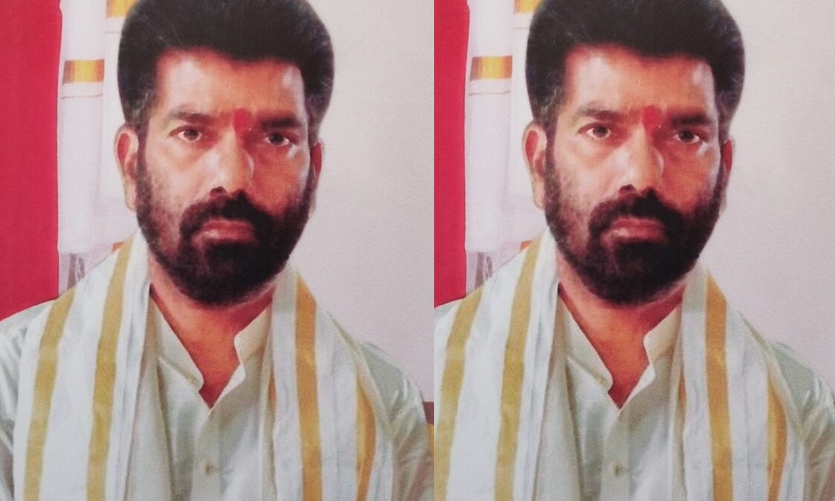 మాజీ సర్పంచ్ దారుణ హత్య.. భూ తగాదాయే కారణం మాజీ సర్పంచ్ దారుణ హత్య.. భూ తగాదాయే కారణం