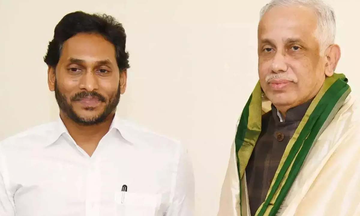YS Jagan Mohan Reddy | కూటమి పాలనలో దాడులపై గవర్నర్కు జగన్ ఫిర్యాదు … రాజ్భవన్లో గవర్నర్తో భేటీ YS Jagan Mohan Reddy | కూటమి పాలనలో దాడులపై గవర్నర్కు జగన్ ఫిర్యాదు … రాజ్భవన్లో గవర్నర్తో భేటీ