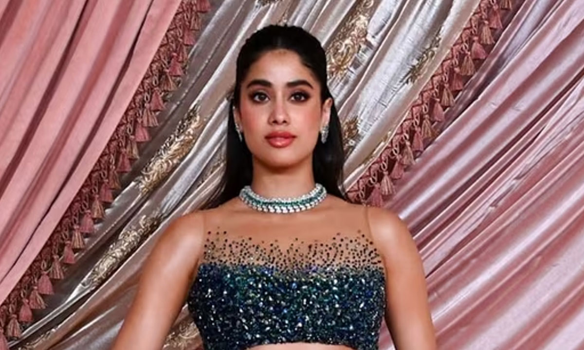 Janhvi Kapoor| ఎన్టీఆర్పై జాన్వీ కపూర్ ప్రశంసల వర్షం.. నాకు 10 రోజులు, ఆయనకు ఒక్క సెకను..! Janhvi Kapoor| ఎన్టీఆర్పై జాన్వీ కపూర్ ప్రశంసల వర్షం.. నాకు 10 రోజులు, ఆయనకు ఒక్క సెకను..!