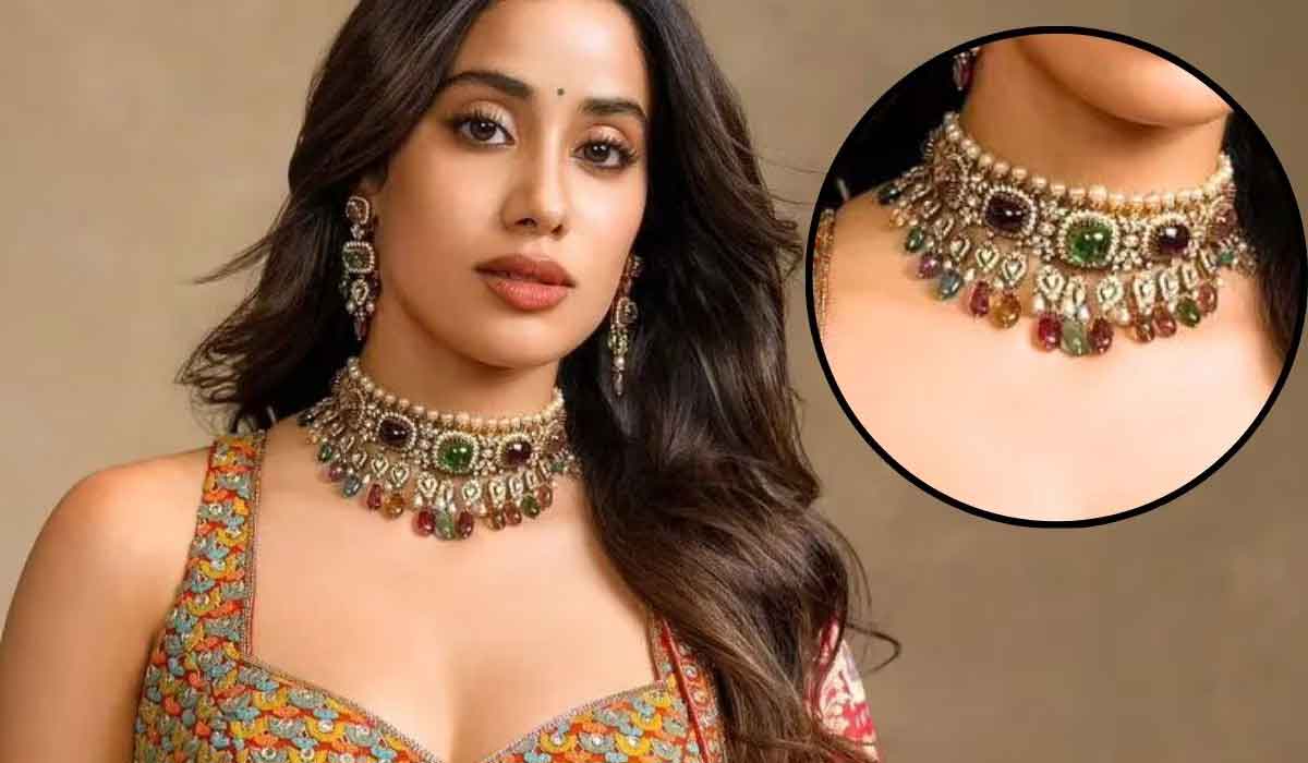 Janhvi Kapoor| అంబానీ ఇంట పెళ్లి వేడుకలో జాన్వీ కపూర్ ధరించిన హారం ధర తెలిస్తే మైండ్ బ్లాక్ అవుతది..! Janhvi Kapoor| అంబానీ ఇంట పెళ్లి వేడుకలో జాన్వీ కపూర్ ధరించిన హారం ధర తెలిస్తే మైండ్ బ్లాక్ అవుతది..!