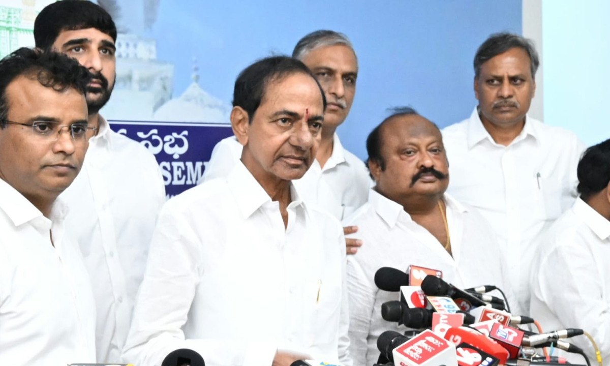 KCR | కాంగ్రెస్ది రైతు శత్రు ప్రభుత్వం.. ఈ బడ్జెట్ మొత్తం గ్యాస్, ట్రాష్: కేసీఆర్ KCR | కాంగ్రెస్ది రైతు శత్రు ప్రభుత్వం.. ఈ బడ్జెట్ మొత్తం గ్యాస్, ట్రాష్: కేసీఆర్