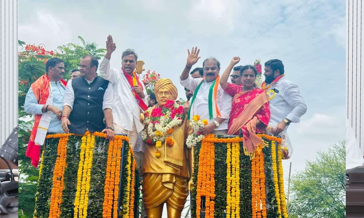 జనగామలో దొడ్డి కొమురయ్య విగ్రహావిష్కరణ జనగామలో దొడ్డి కొమురయ్య విగ్రహావిష్కరణ