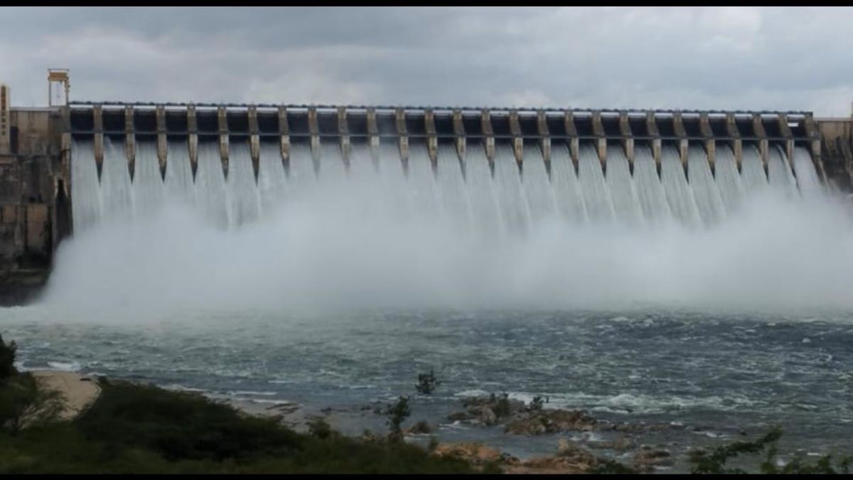 కృష్ణా, గోదావరి నదులపై వివిధ రిజర్వాయర్లలో నీటి మట్టాలు కృష్ణా, గోదావరి నదులపై వివిధ రిజర్వాయర్లలో నీటి మట్టాలు