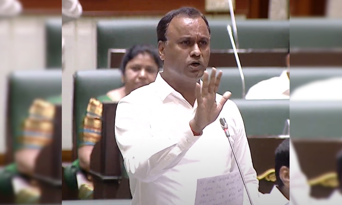 శాసనసభకు రానప్పుడు కేసీఆర్కు ప్రతిపక్ష హోదా ఎందుకు..? సూటిగా ప్రశ్నించిన ఎమ్మెల్యే రాజగోపాల్ రెడ్డి శాసనసభకు రానప్పుడు కేసీఆర్కు ప్రతిపక్ష హోదా ఎందుకు..? సూటిగా ప్రశ్నించిన ఎమ్మెల్యే రాజగోపాల్ రెడ్డి