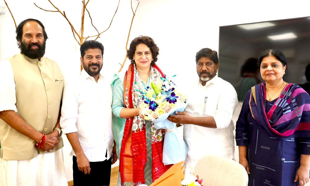 CM Revanth Reddy | రాహుల్గాంధీ, ప్రియాంక గాంధీలను కలిసిన సీఎం రేవంత్రెడ్డి, మంత్రులు CM Revanth Reddy | రాహుల్గాంధీ, ప్రియాంక గాంధీలను కలిసిన సీఎం రేవంత్రెడ్డి, మంత్రులు