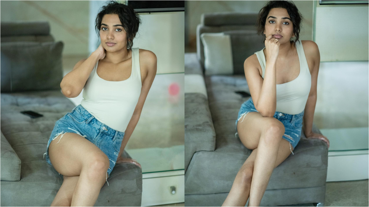 Shivathmika Rajashekar | పొట్టి బట్టల్లో శివాత్మిక థండర్ థైస్ షో