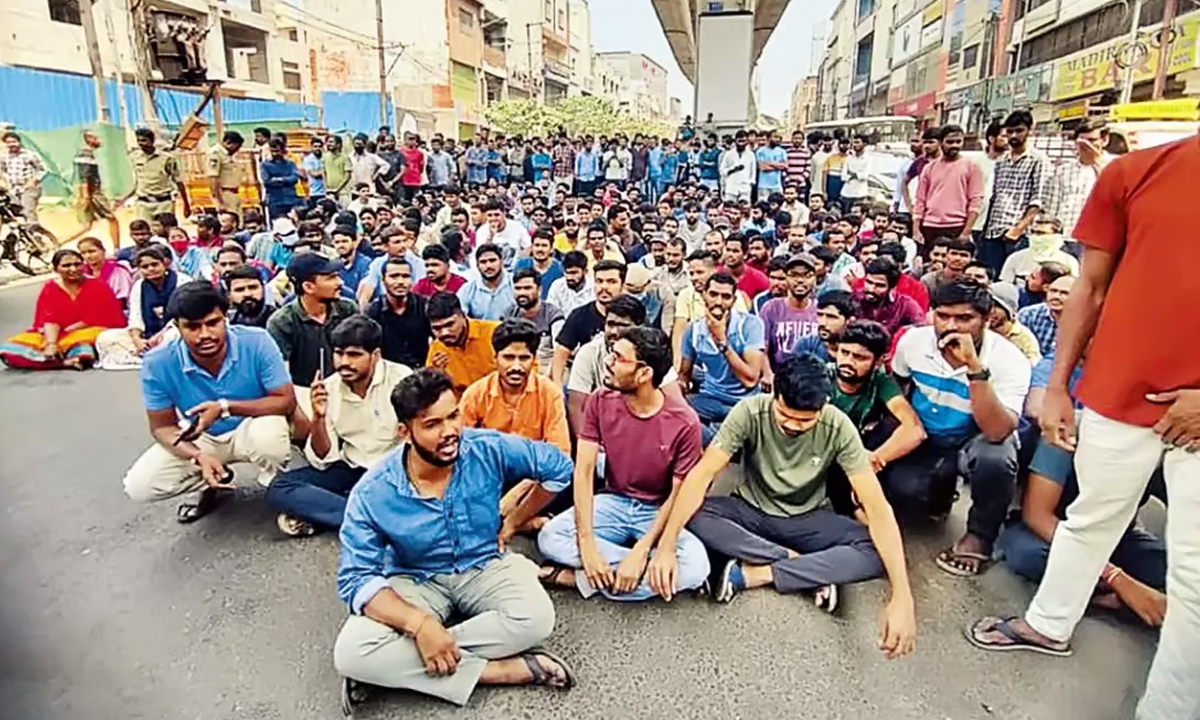 Unemployment | దేశంలో పెరుగుతున్న నిరుద్యోగం.. ఐహెచ్ఎస్, ఐఎల్వో సంయుక్త నివేదికలో వెల్లడి Unemployment | దేశంలో పెరుగుతున్న నిరుద్యోగం.. ఐహెచ్ఎస్, ఐఎల్వో సంయుక్త నివేదికలో వెల్లడి