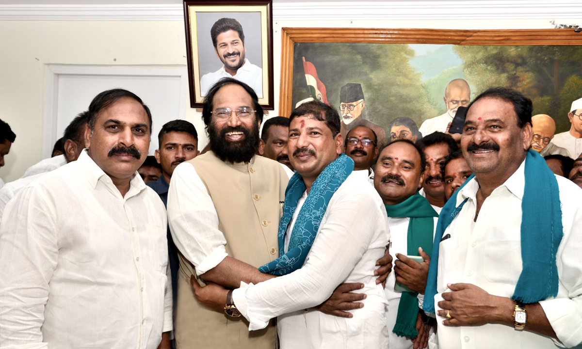 Minister Uttam Kumar Reddy | ఆగస్టు 15 నాటికి పంట రుణాలను మాఫీ చేస్తాం: మంత్రి ఉత్తమ్ Minister Uttam Kumar Reddy | ఆగస్టు 15 నాటికి పంట రుణాలను మాఫీ చేస్తాం: మంత్రి ఉత్తమ్
