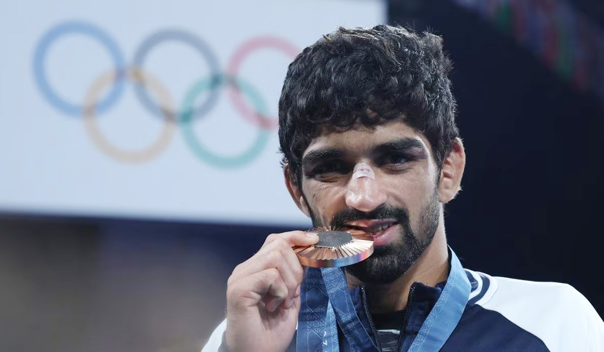 Aman Sherawat | 10 గంటల్లో 4.6 కిలోల బరువు తగ్గిన కాంస్యం నెగ్గిన అమన్ సెహ్రావత్..! ఇది ఎలా సాధ్యమందో తెలుసా..? Aman Sherawat | 10 గంటల్లో 4.6 కిలోల బరువు తగ్గిన కాంస్యం నెగ్గిన అమన్ సెహ్రావత్..! ఇది ఎలా సాధ్యమందో తెలుసా..?