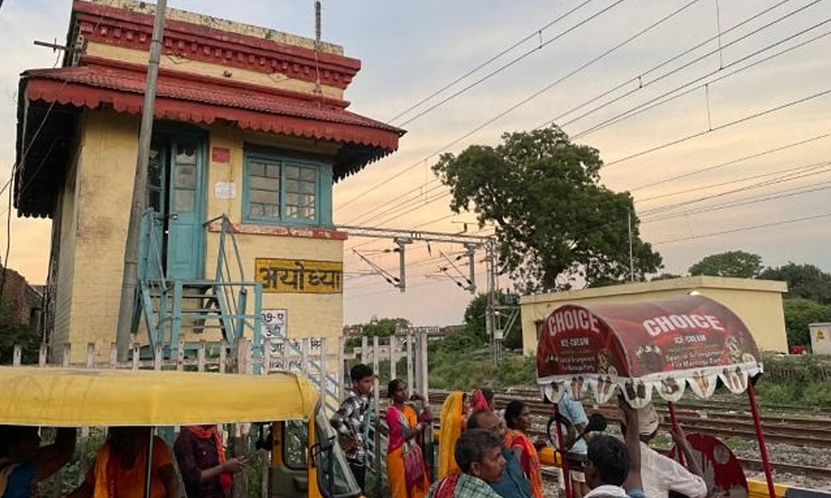 Ayodhya | అయోధ్య ఆర్మీ ప్రాంతం.. అదానీకి సమర్పయామి! Ayodhya | అయోధ్య ఆర్మీ ప్రాంతం.. అదానీకి సమర్పయామి!