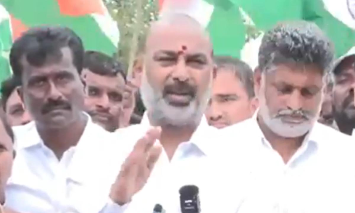 BANDI SANJAY | చైనా ఆలోచనలను రాహుల్ గాంధీ అమలు చేస్తున్నారు BANDI SANJAY | చైనా ఆలోచనలను రాహుల్ గాంధీ అమలు చేస్తున్నారు