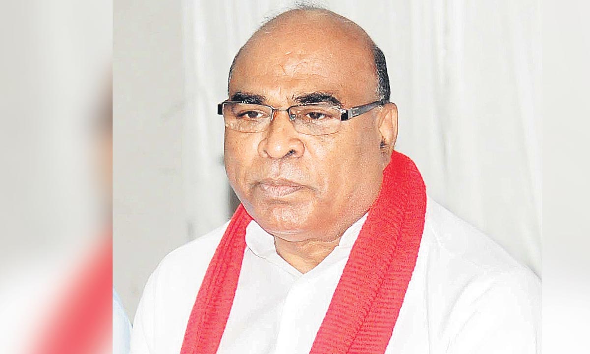 Chada Venkat Reddy | గిరిజన హక్కులను సాధించే వరకు కేంద్రంపై పోరాడుతాం : మాజీ ఎంఎల్ చాడా వెంకట్ రెడ్డి Chada Venkat Reddy | గిరిజన హక్కులను సాధించే వరకు కేంద్రంపై పోరాడుతాం : మాజీ ఎంఎల్ చాడా వెంకట్ రెడ్డి