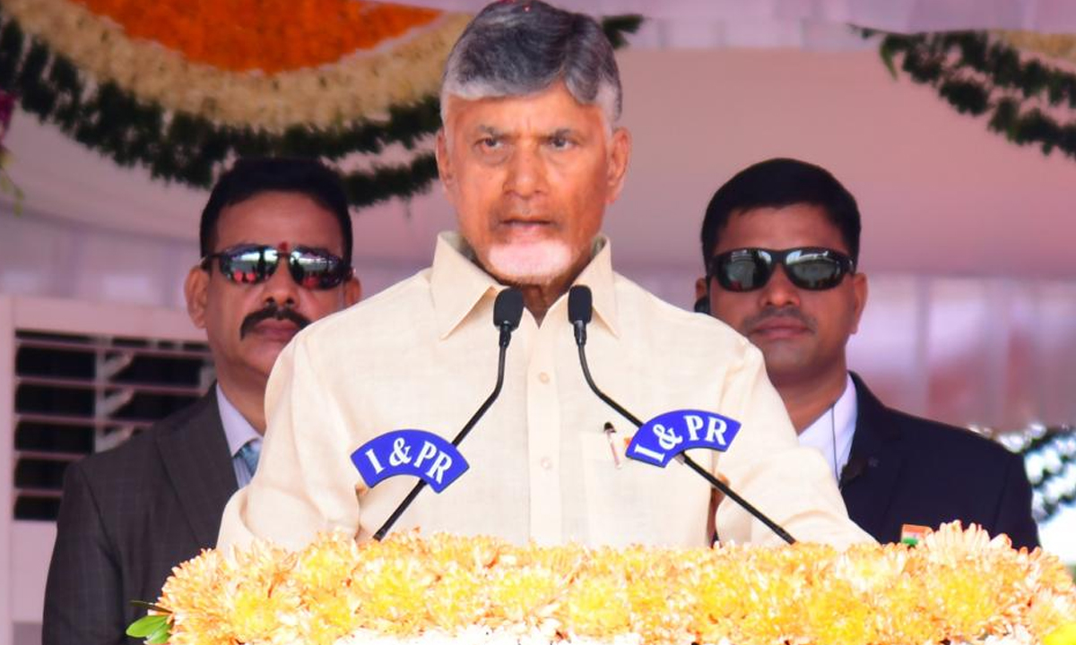 Free bus: ఆగస్ట్ 15 నుంచి ఏపీలో మహిళలకు ఫ్రీ బస్.. చంద్రబాబు కీలక ప్రకటన Free bus: ఆగస్ట్ 15 నుంచి ఏపీలో మహిళలకు ఫ్రీ బస్.. చంద్రబాబు కీలక ప్రకటన