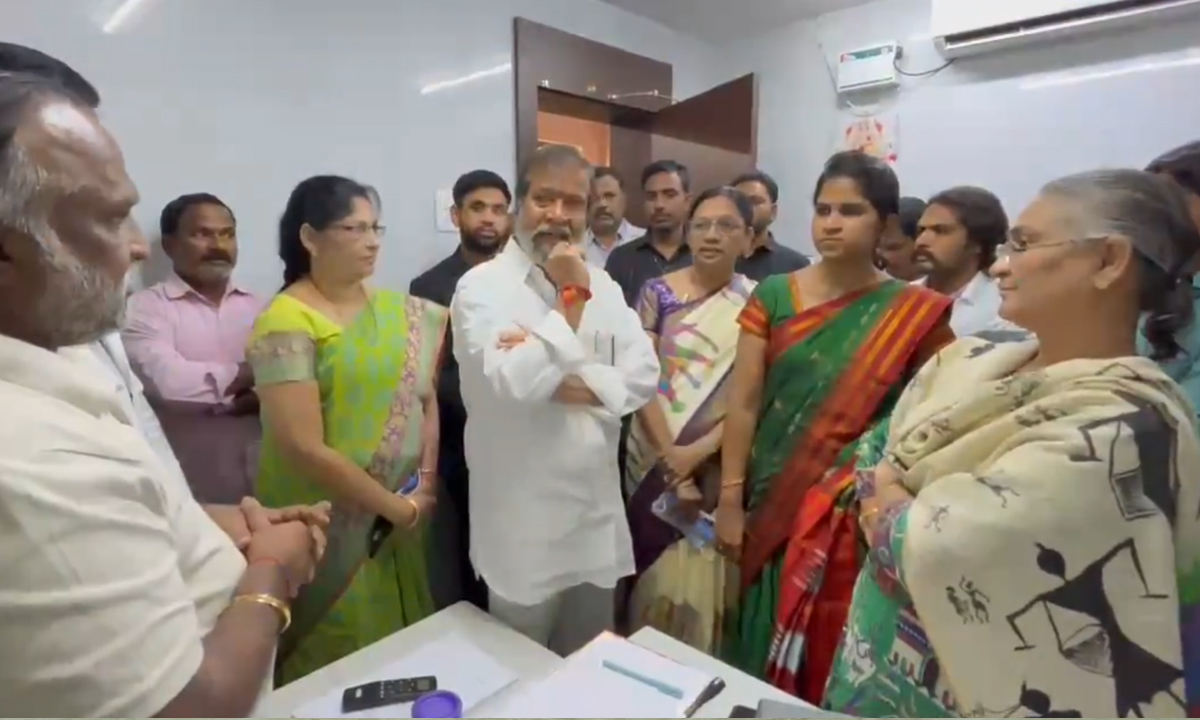 Minister Damodar | సంగారెడ్డి ప్రభుత్వ వైద్యశాలను తనిఖీ చేసిన దామోదరం రాజనరసింహ Minister Damodar | సంగారెడ్డి ప్రభుత్వ వైద్యశాలను తనిఖీ చేసిన దామోదరం రాజనరసింహ