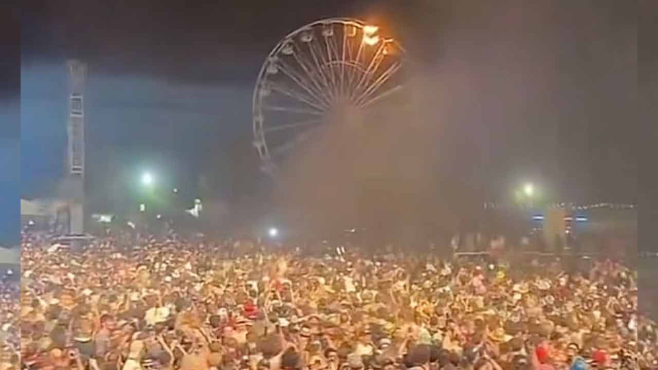Ferris wheel | సందడిసందడిగా మ్యూజిక్ ఫెస్టివల్.. అంతలోనే విషాదం.. మంటల్లో ఫెర్రీస్ వీల్..! Ferris wheel | సందడిసందడిగా మ్యూజిక్ ఫెస్టివల్.. అంతలోనే విషాదం.. మంటల్లో ఫెర్రీస్ వీల్..!