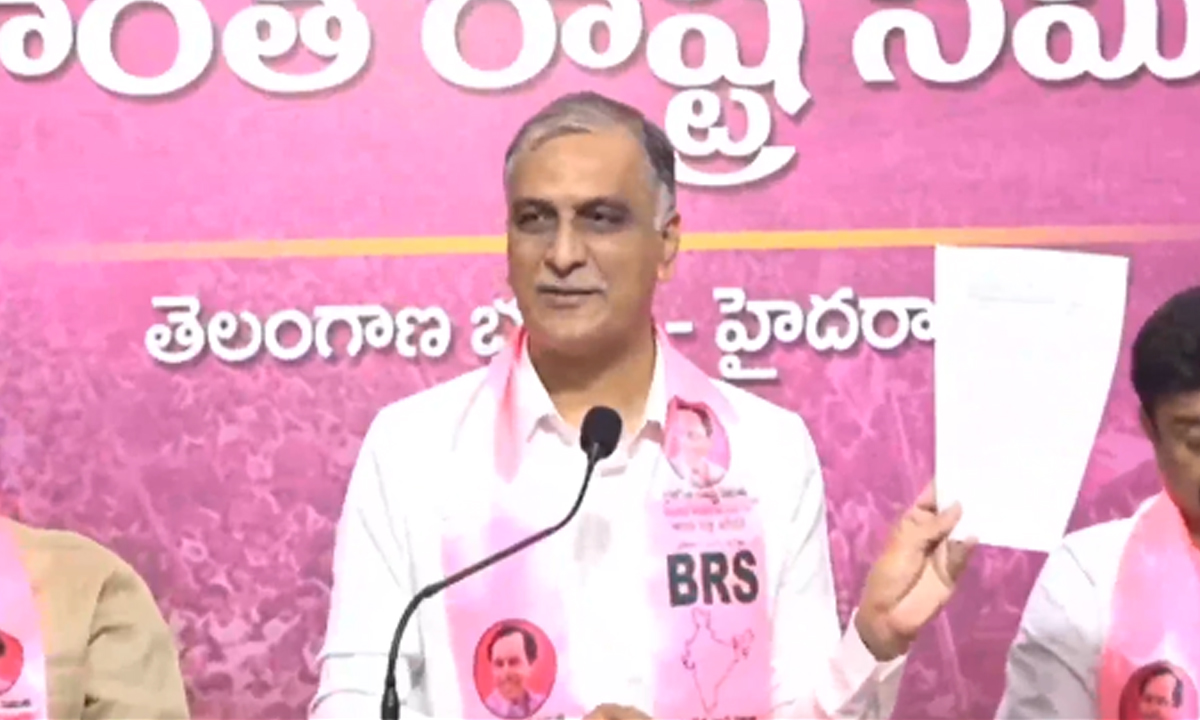 Harish Rao | వైద్య కళాశాలల్లో అడ్మిషన్లపై నిర్ణయంతో తెలంగాణ విద్యార్థులకు నష్టం: హరీశ్రావు Harish Rao | వైద్య కళాశాలల్లో అడ్మిషన్లపై నిర్ణయంతో తెలంగాణ విద్యార్థులకు నష్టం: హరీశ్రావు