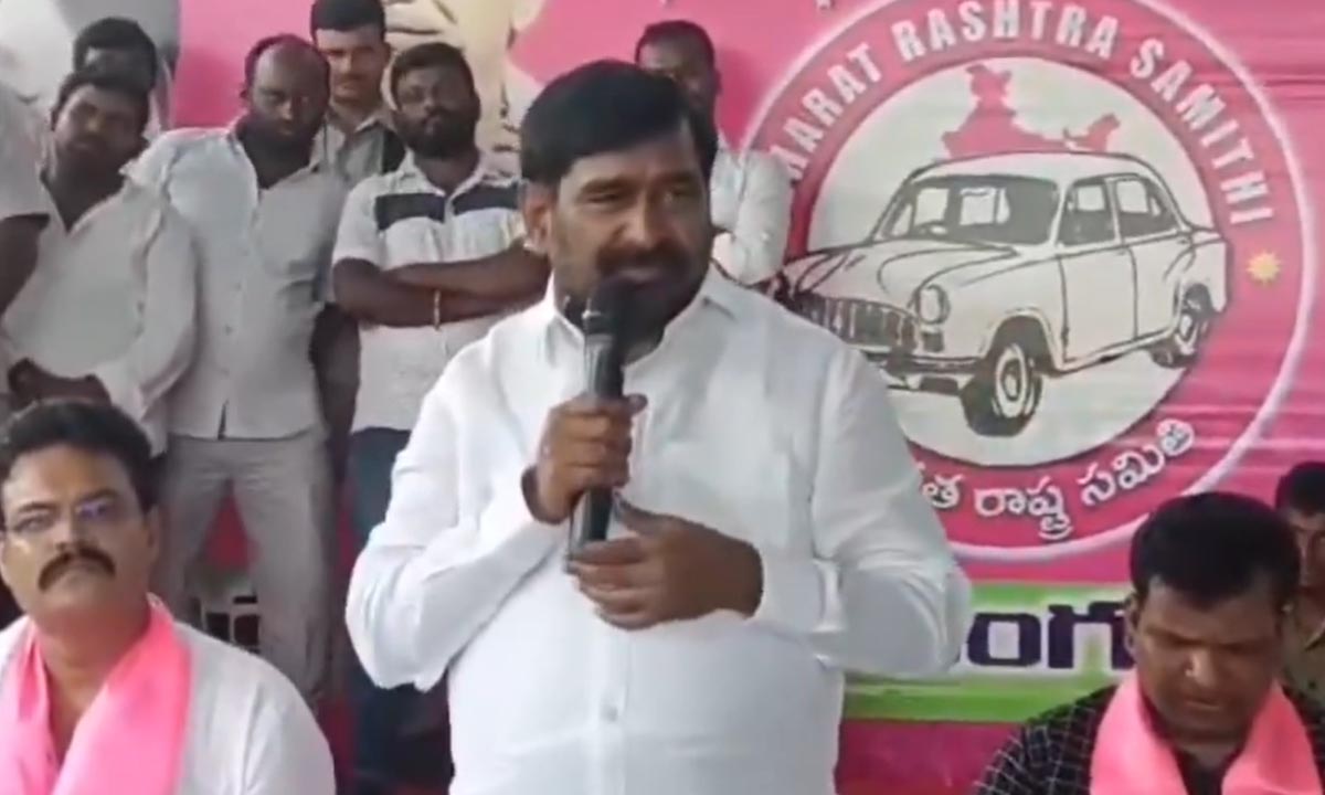 G. Jagadish Reddy | సీఎం రేవంత్రెడ్డి డైరక్షన్లో బీఆరెస్ శ్రేణులపై దాడులు : మాజీ మంత్రి జి.జగదీశ్రెడ్డి G. Jagadish Reddy | సీఎం రేవంత్రెడ్డి డైరక్షన్లో బీఆరెస్ శ్రేణులపై దాడులు : మాజీ మంత్రి జి.జగదీశ్రెడ్డి