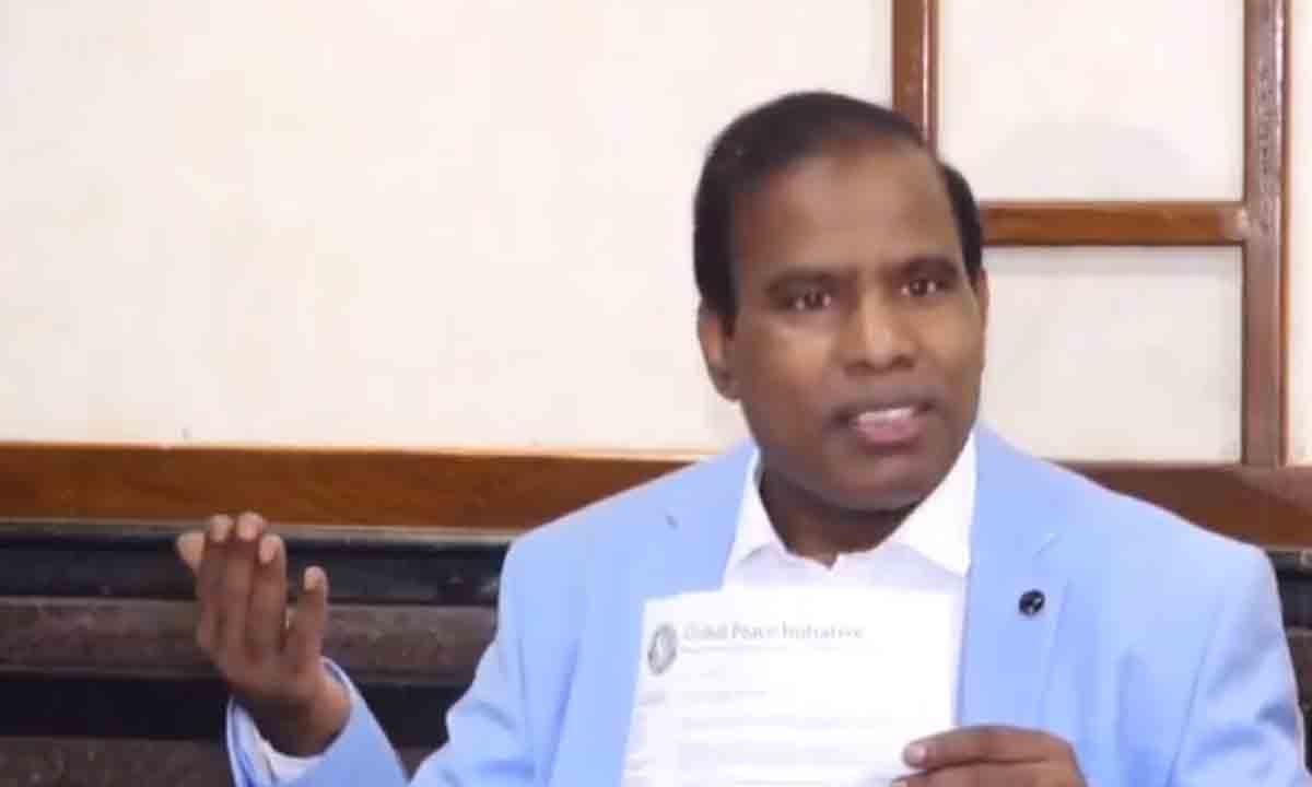 KA Paul | సీఎం రేవంత్రెడ్డి విదేశీ టూర్పై కేఏ పాల్ సెటెర్లు KA Paul | సీఎం రేవంత్రెడ్డి విదేశీ టూర్పై కేఏ పాల్ సెటెర్లు